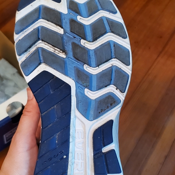 Saucony Women's size 9-W Everun shoes - Picture 4 of 4